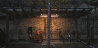 Converting Your Garage Into a Home Gym: A Realistic Planning Guide garage gym conversion